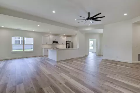 Living - 82 Mountain View Ct, Branson West, MO 65737 photo 3 of 6
