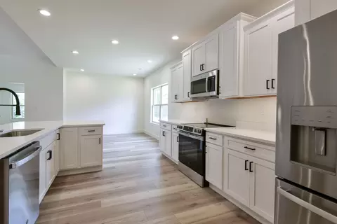 Kitchen - 82 Mountain View Ct, Branson West, MO 65737 photo 5 of 5