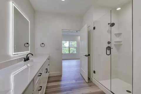 Bath - 82 Mountain View Ct, Branson West, MO 65737 photo 1 of 2