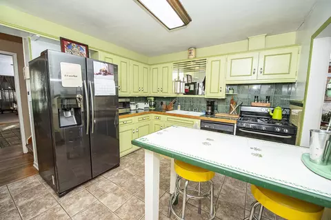 Kitchen - 1352 Elm St, Springfield, MO 65802 photo 2 of 3