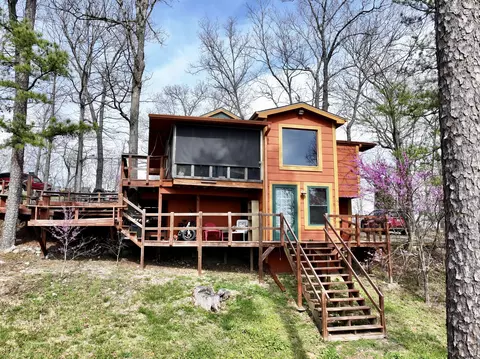 1814 Riverview Dr, Van Buren, MO 63965