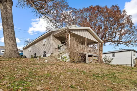 223 W Maddux St, Branson, MO 65616 photo 1