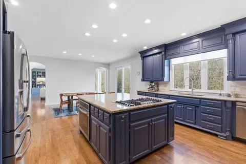 Kitchen - 5350 S Parklane Ave, Springfield, MO 65810 photo 4 of 7