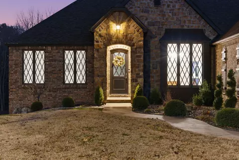 Exterior - 5350 S Parklane Ave, Springfield, MO 65810 photo 16 of 22