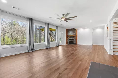 Living - 5350 S Parklane Ave, Springfield, MO 65810 photo 12 of 14