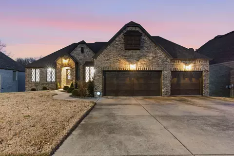 Exterior - 5350 S Parklane Ave, Springfield, MO 65810 photo 2 of 22