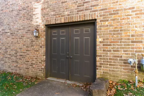 Exterior - 5350 S Parklane Ave, Springfield, MO 65810 photo 8 of 22