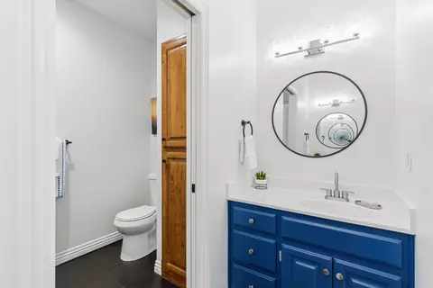 Bath - 5350 S Parklane Ave, Springfield, MO 65810 photo 6 of 7