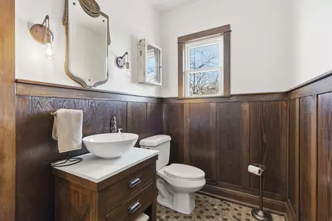 Bath - 1215 N Benton Ave, Springfield, MO 65802 photo 2 of 6