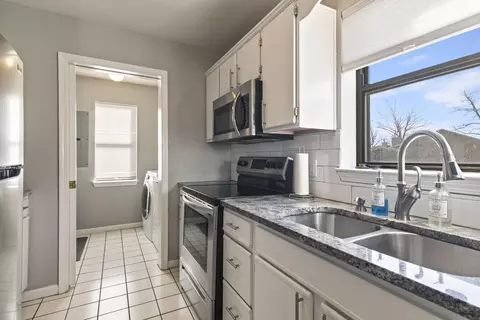 Kitchen - 169 Highland Dr #7, Branson, MO 65616 photo 3 of 4