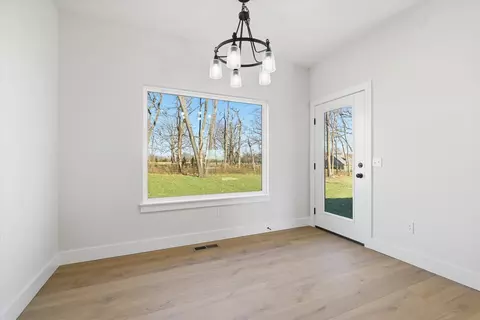5569 E Wild Horse Dr, Springfield, MO 65802 photo 13