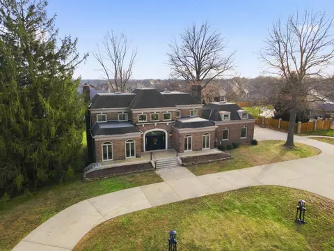 3350 E Fox Grape St, Springfield, MO 65804