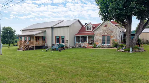 54 South St, Cape Fair, MO 65624