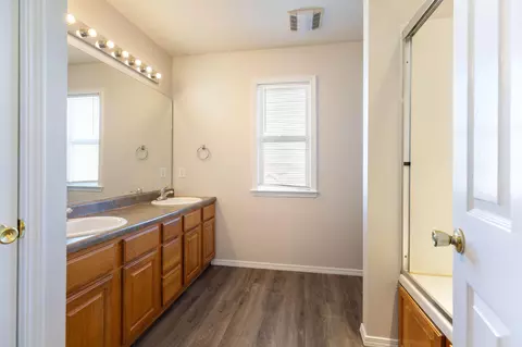 Bath - 153 Sapling Dr, Branson, MO 65616 photo 2 of 3