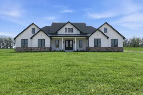 5402 N Seitz Ave, Springfield, MO 65803