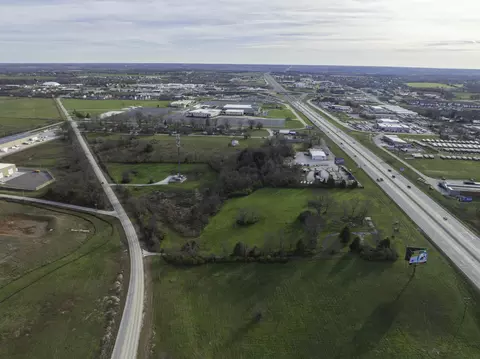 1099 N Farmers Branch Rd, Ozark, MO 65721