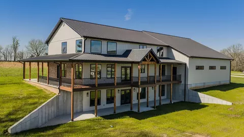 4412 S 86th Rd, Bolivar, MO 65613