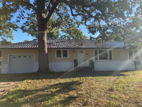 108 C St, Golden City, MO 64748