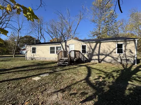 601 E Floral St, Nevada, MO 64772