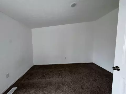 601 E Floral St, Nevada, MO 64772 photo 14