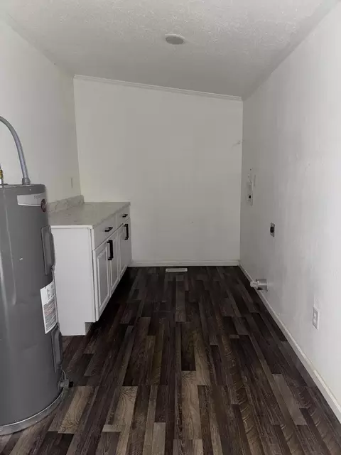 601 E Floral St, Nevada, MO 64772 photo 8