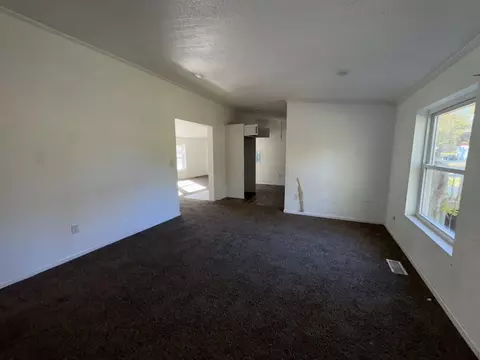 601 E Floral St, Nevada, MO 64772 photo 6