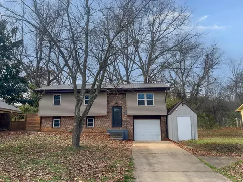 1139 Columbus St, West Plains, MO 65775