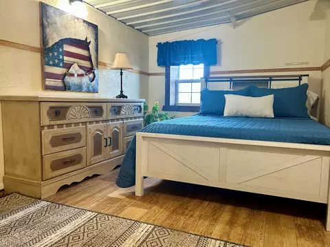 Bedroom - 710 County Road 328, Thayer, MO 65791 photo 7 of 9
