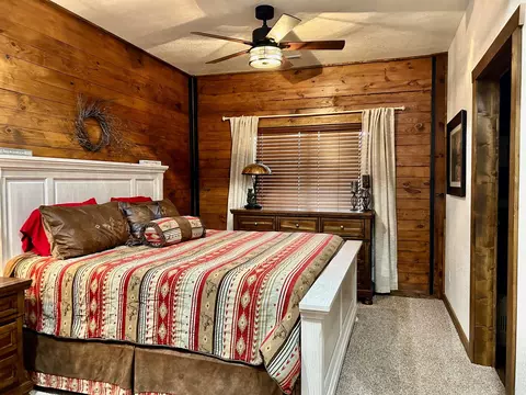 Bedroom - 710 County Road 328, Thayer, MO 65791 photo 2 of 9