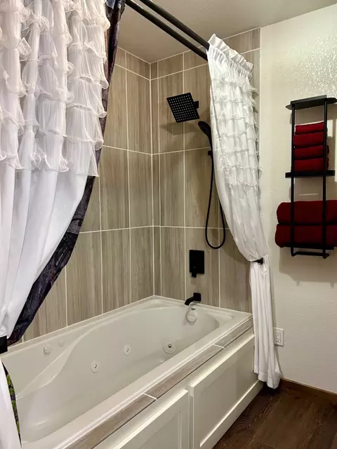 Bath - 710 County Road 328, Thayer, MO 65791 photo 1 of 7