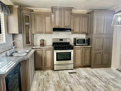 Kitchen - 710 County Road 328, Thayer, MO 65791 photo 8 of 8