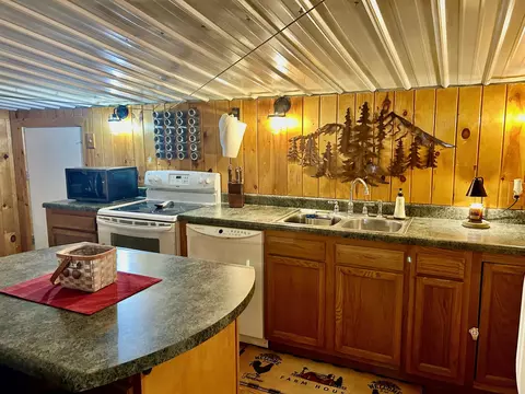 Kitchen - 710 County Road 328, Thayer, MO 65791 photo 6 of 8
