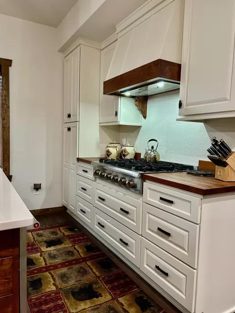 Kitchen - 710 County Road 328, Thayer, MO 65791 photo 4 of 8