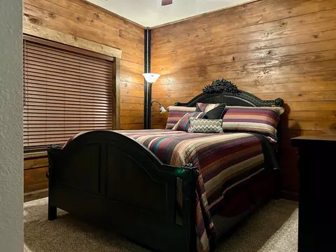Bedroom - 710 County Road 328, Thayer, MO 65791 photo 4 of 9
