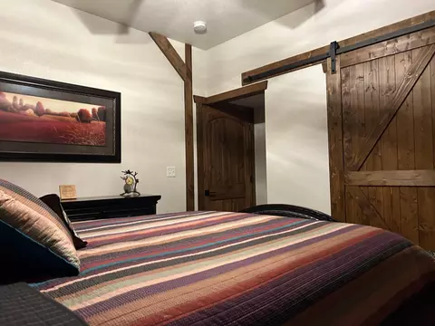 Bedroom - 710 County Road 328, Thayer, MO 65791 photo 5 of 9
