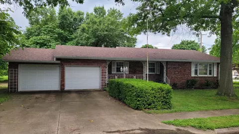 415 N Locust St, Marshfield, MO 65706 photo 2