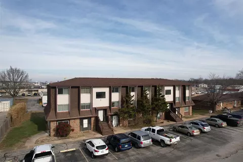 1455 7th St, West Plains, MO 65775