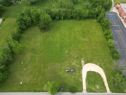 319 E Farm Rd 182, Springfield, MO 65810