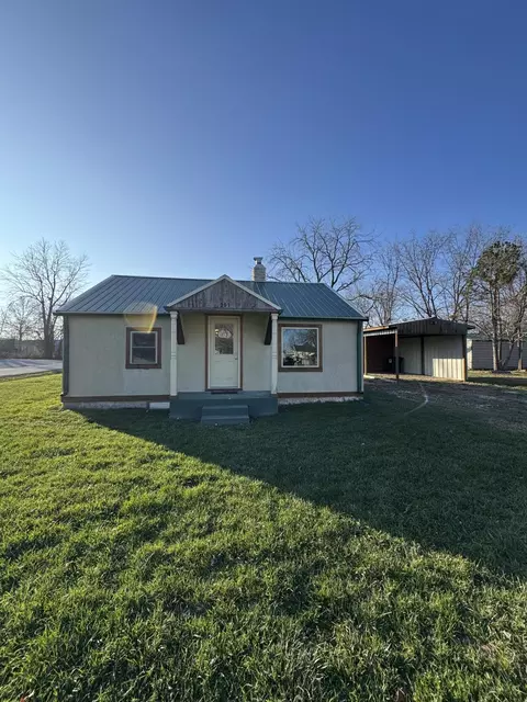 203 S Division St, Seymour, MO 65746