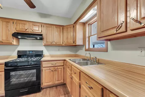 Kitchen - 1511 State Highway U, Protem, MO 65733 photo 2 of 3