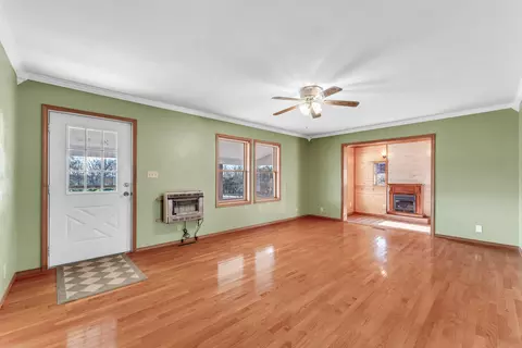 Living - 1511 State Highway U, Protem, MO 65733 photo 2 of 5