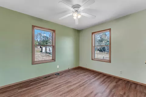 Bedroom - 1511 State Highway U, Protem, MO 65733 photo 4 of 5