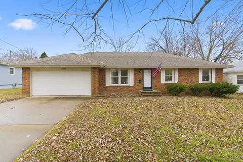 1028 E Greenwood St, Springfield, MO 65807