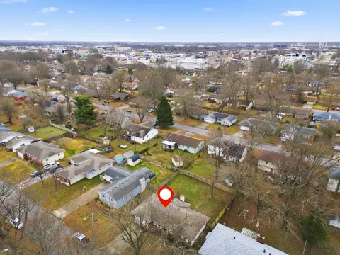 1028 E Greenwood St, Springfield, MO 65807 photo 4