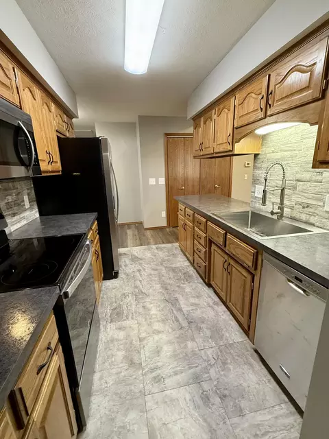 401 S West Ave, Republic, MO 65738 photo 4