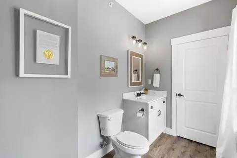 Bath - 155 Lakefront Dr, Branson, MO 65616 photo 1 of 7