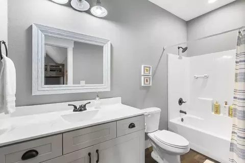 Bath - 155 Lakefront Dr, Branson, MO 65616 photo 7 of 7