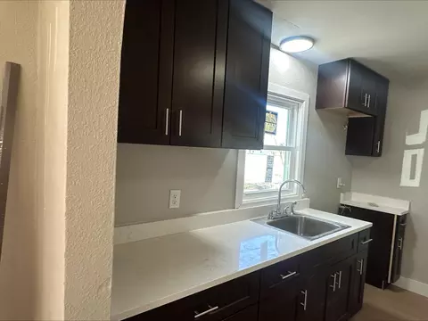 722 Wilson Ave, Aurora, MO 65605 photo 4