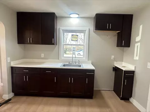 722 Wilson Ave, Aurora, MO 65605 photo 5