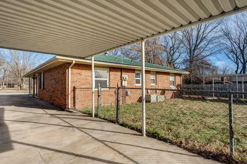 1938-40 E Madison St, Springfield, MO 65802 photo 28